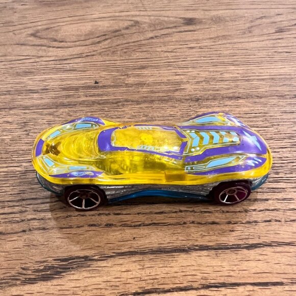 2014 CLEAR SPEEDER Hot Wheels Scale 1/64 Diecast Model Mattel - Picture 2 of 4